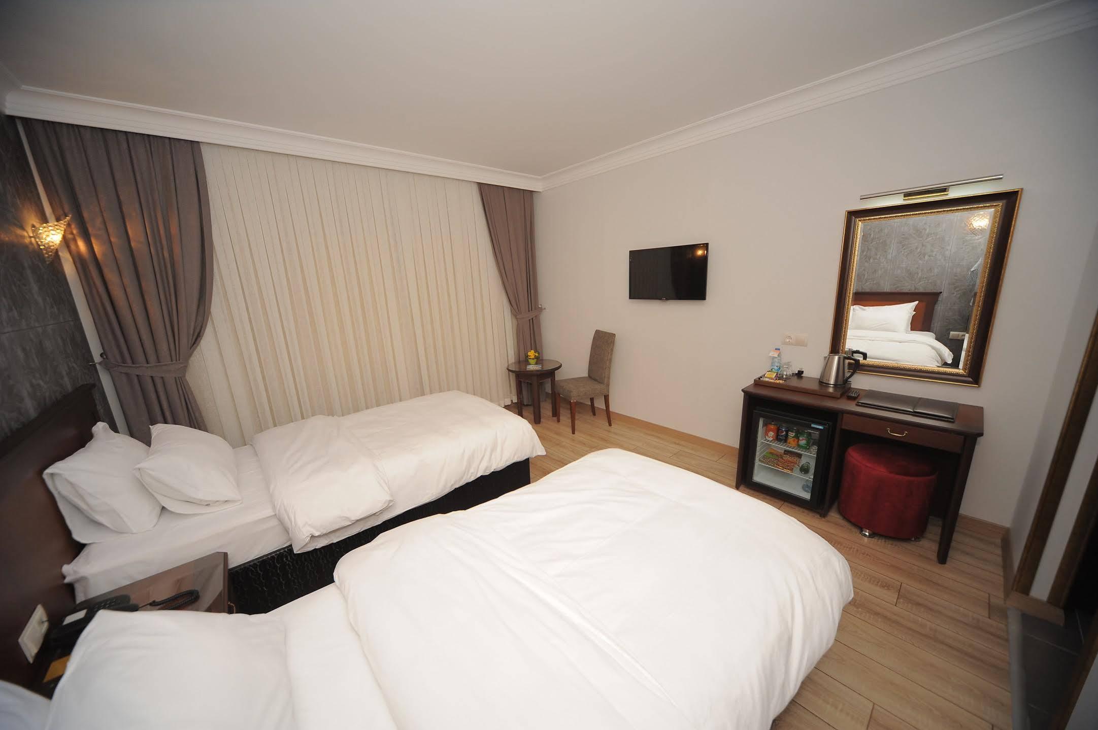 Golden Lake Hotel Adana Exterior photo