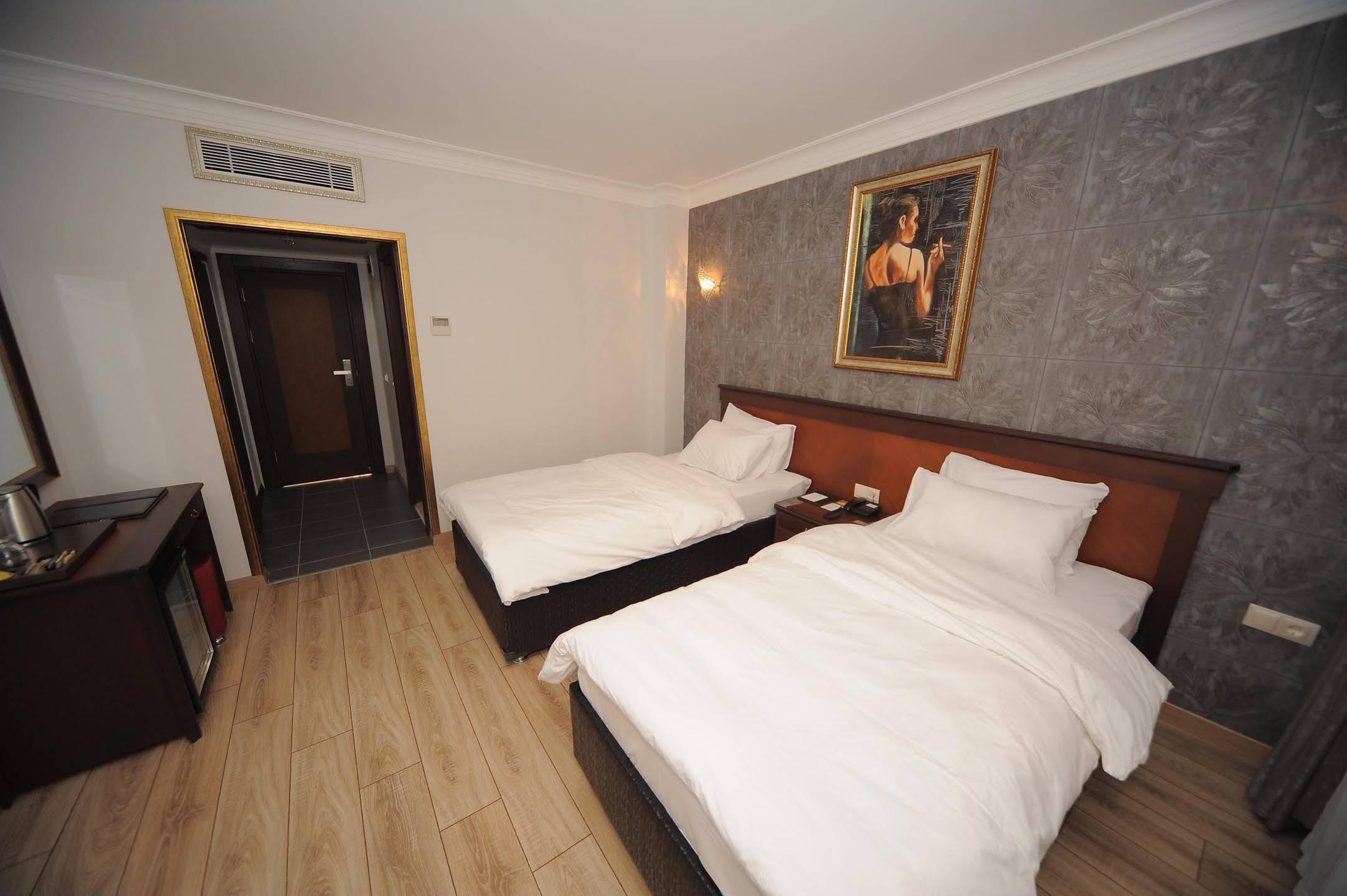Golden Lake Hotel Adana Exterior photo